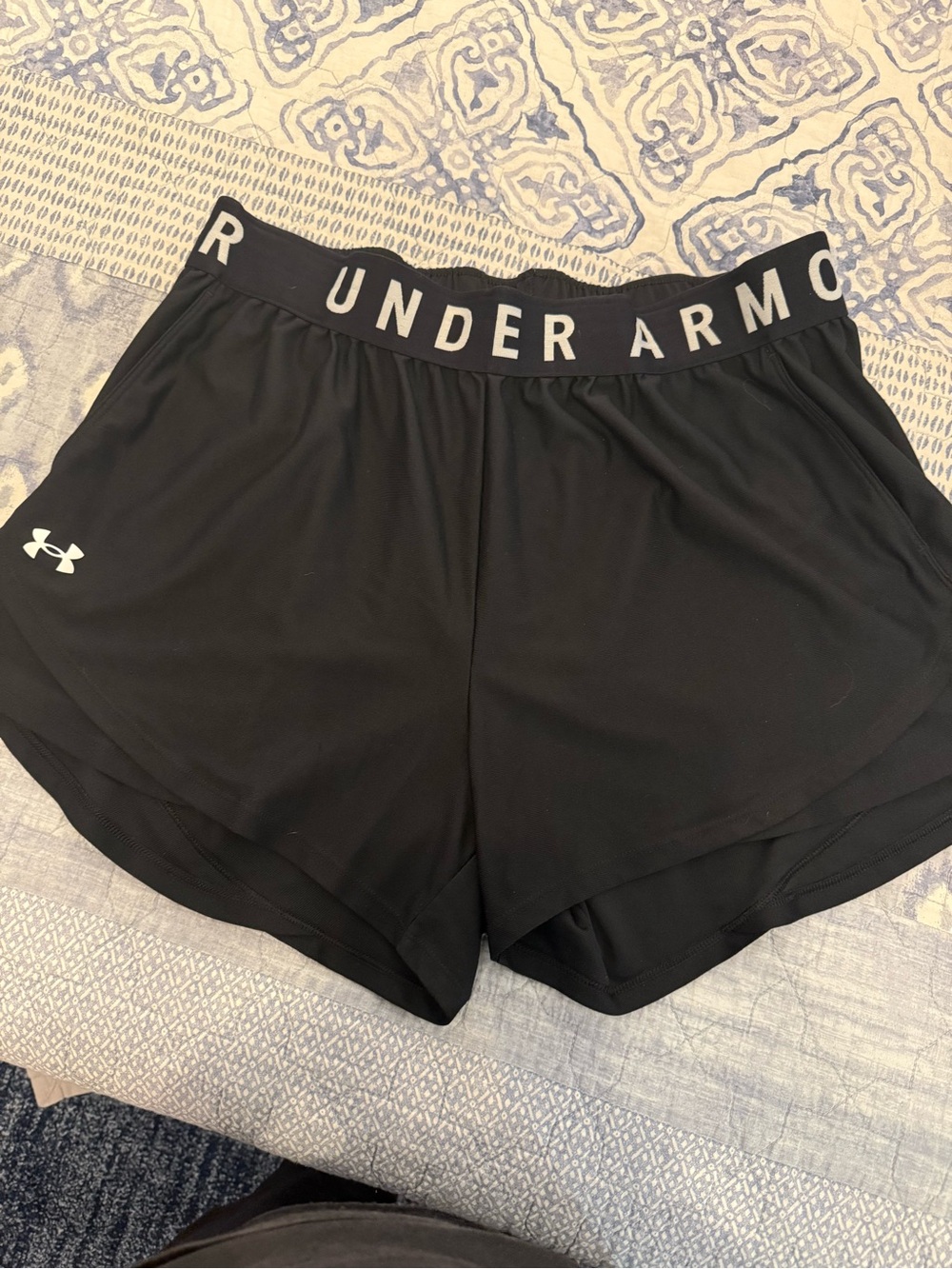 Under Armour Women’s Black Logo Elastic Waist Athletic Shorts